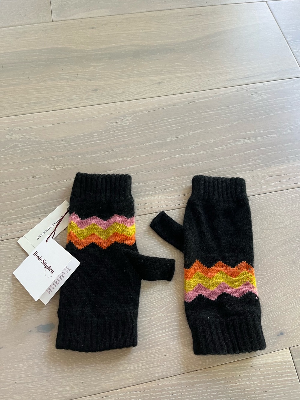 New! Rosie Sugden - black chevron cashmere  wrist-warmers